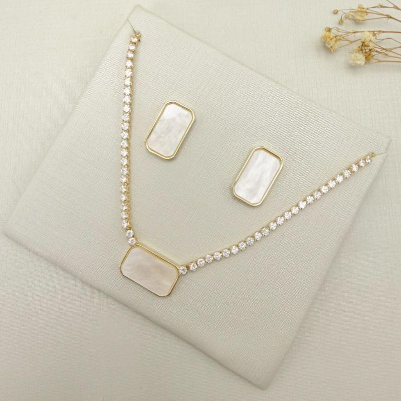 08.0617.15.O - (41) Conjunto de madre pérola em retângulo com riviera em colar