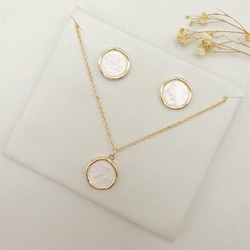 08.0618.155.O - (41) Conjunto de madre pérola em moeda circular com borda lisa