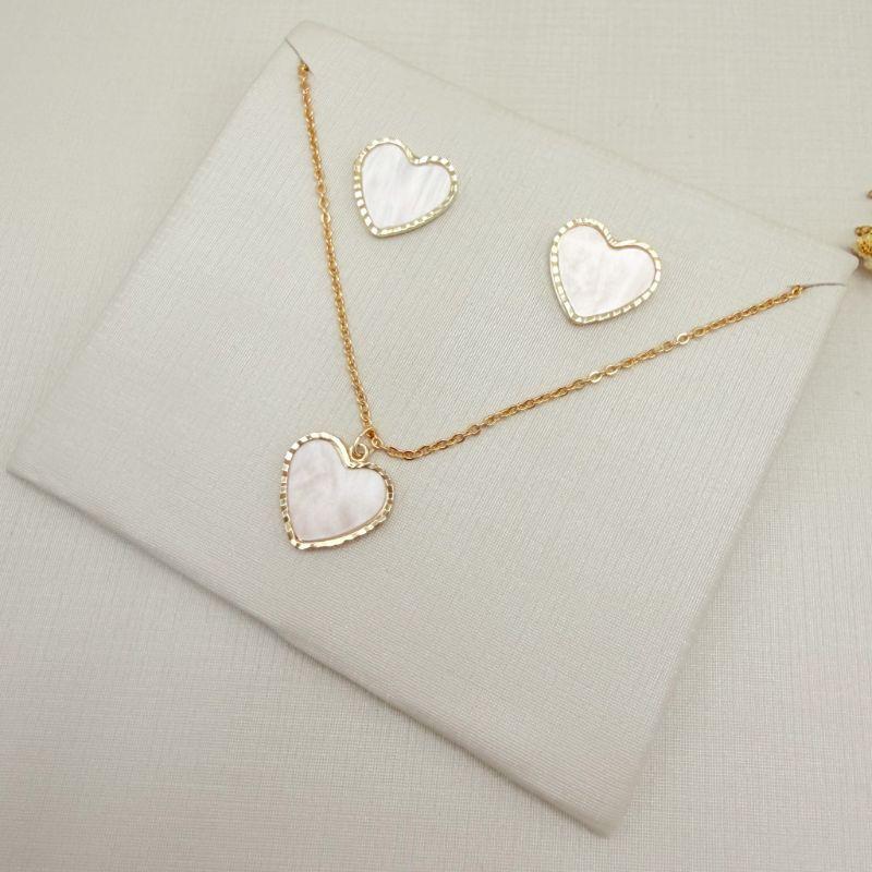 08.0620.15.O - (41) Conjunto de madre pérola em coração com borda lisa