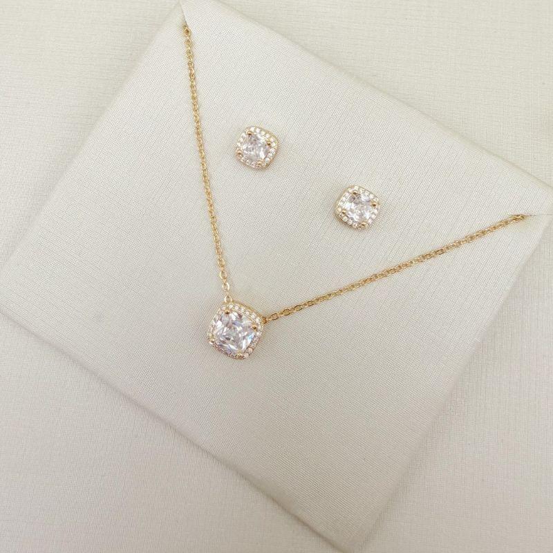 08.0626.1.O - (40) Con junto quadrado com uma linha de aura e galeria