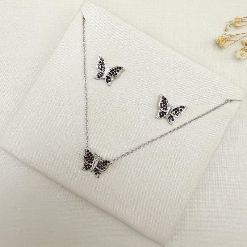 08.0629.2.B - (40) Conjunto de borboleta monarca cravejada com borda lisa