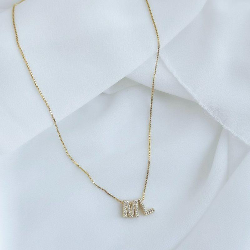 09.1840.1.O - (2 letras V3) (45) Colar personalizado com duas letras cravejadas formato galeria