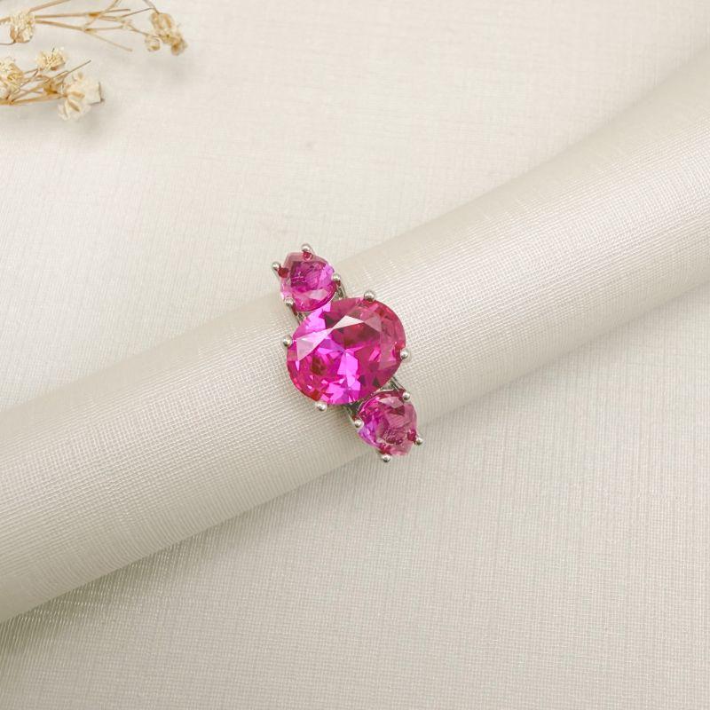 03.2556.13.B - (19) Anel solitário oval 10x8mm com uma gota em cada lado em aro liso