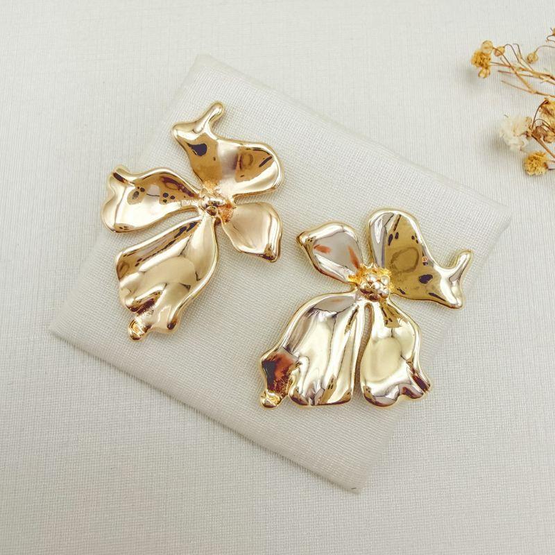 06.1354.0.O - Brinco de formato flor de orquídea lisa