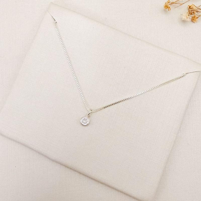 09.2231.1.S - (V2 - 45) Colar de veneziana com pingente de ponto de luz em ingles