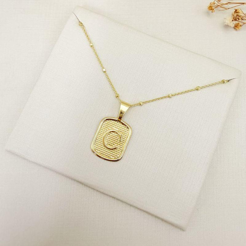 11.0618.0.O - (Letra C) Pingente de letra em chapa retangular