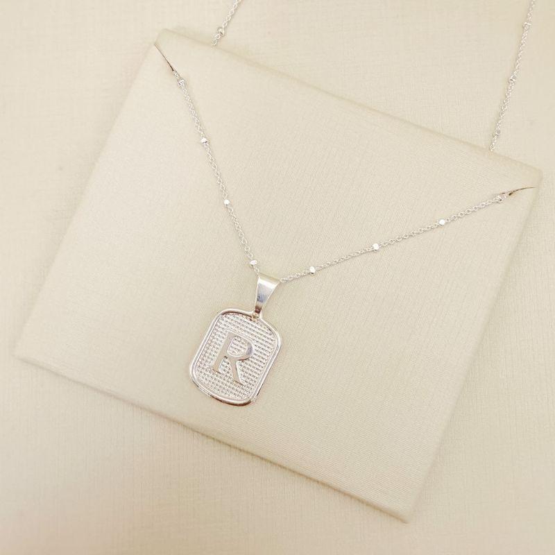 11.0618.0.S - (Letra R) Pingente de letra em chapa retangular