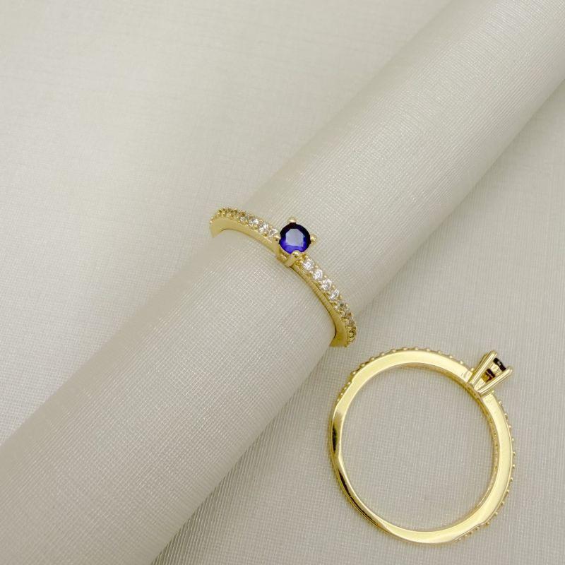 03.2336.4.O - (V2 - 23) Anel solitário alto de quatro garras com aro cravejado