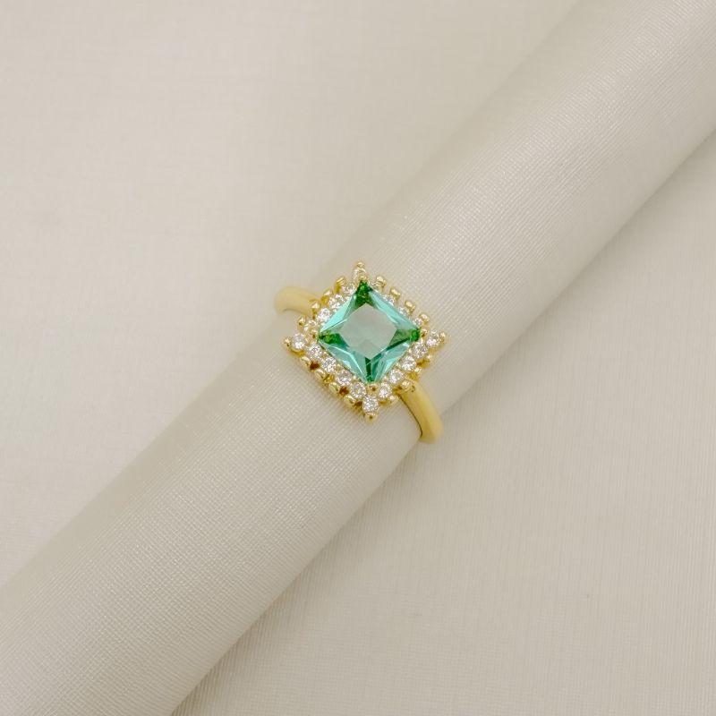 03.2577.9.O - (14) Anel solitario quadrado com uma linha de aura em galeria alta com aro liso