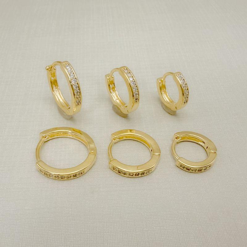 05.2763.1.O - (V2) Trio de argola de uma coluna cravejada e borda alta lisa