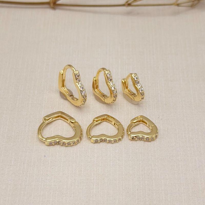 05.3083.1.O - Trio de argolas formato coração cravejados