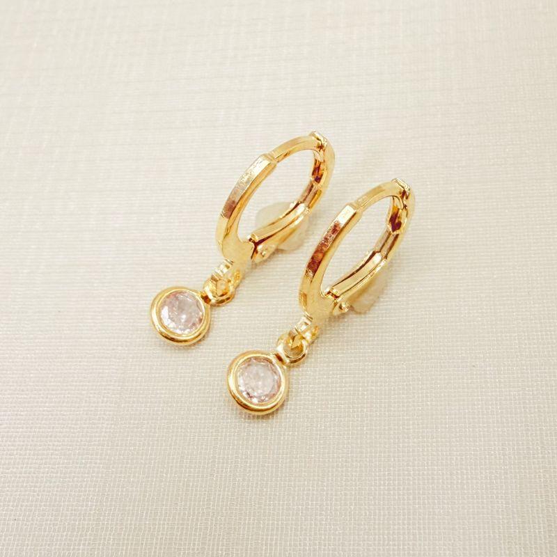 05.3156.1.O - (Tam.P) Argola de pressão clássica com pingente ponto de luz moeda