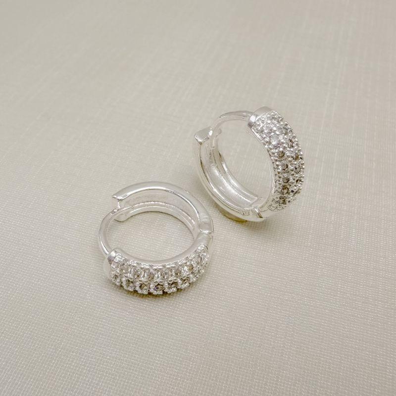 05.3170.1.S - (Tam. M) Argola clássica de cravação xadrez frontal