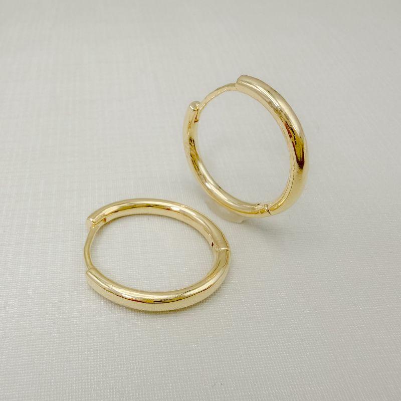 05.3177.0.O  - (Tam.M) Argola estilo maxxi em tubo liso simples; bambolê pequeno.