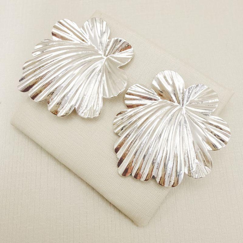 06.1360.0.S - Brinco de chapa em formato orgânico de efeito raios de sol