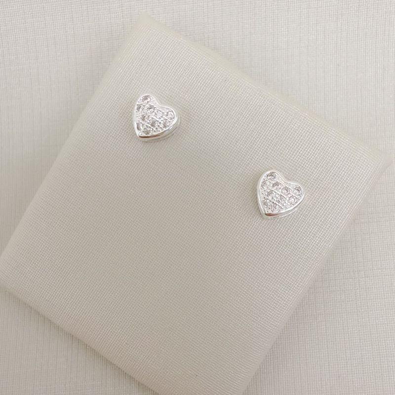07.2777.1.S - Brinco coração cravejado com galeria 6,3x6,6mm