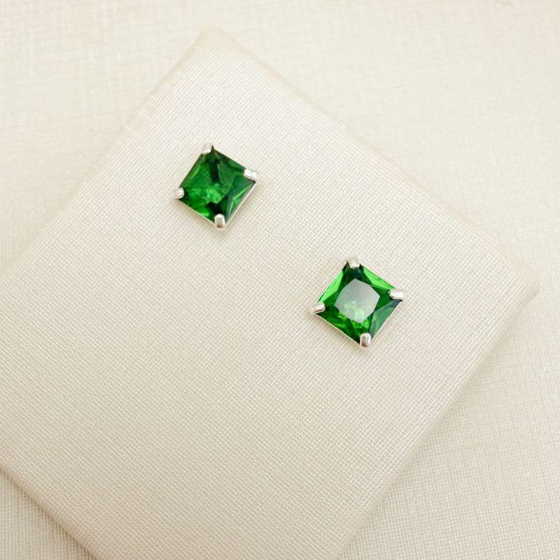 07.2875.5.S - (Tam.M) Brinco ponto de luz em pedra carrê de 6mm