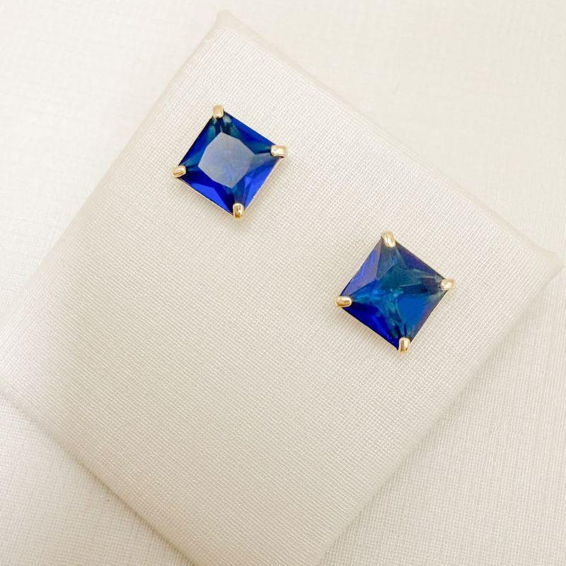 07.2876.4.O - (Tam.G) Brinco ponto de luz em pedra carrê de 8mm