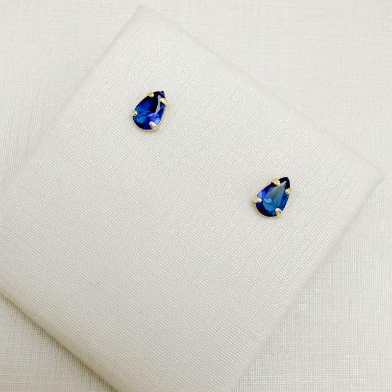 07.2877.4.O - (Tam.P) Brinco ponto de luz em formato gota com cravação de garras