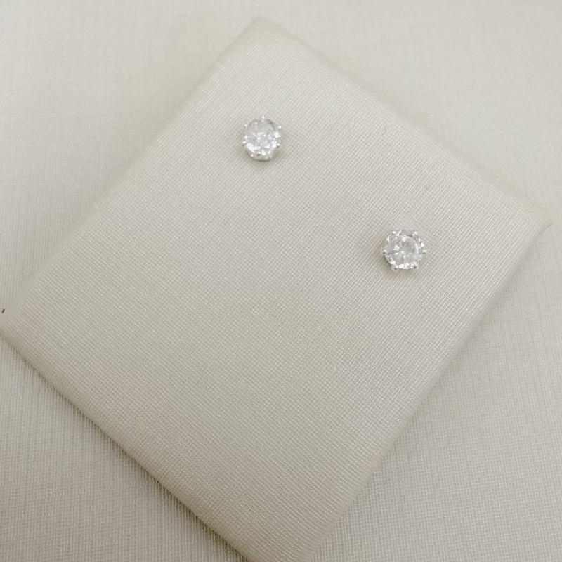 07.2884.1.S - Brinco ponto de luz em cinco garras em taça