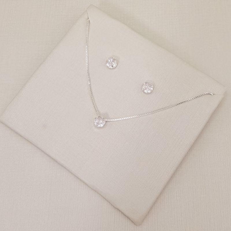 08.0642.1.S - (40) Conjunto de ponto de luz simples em cravação quatro garras