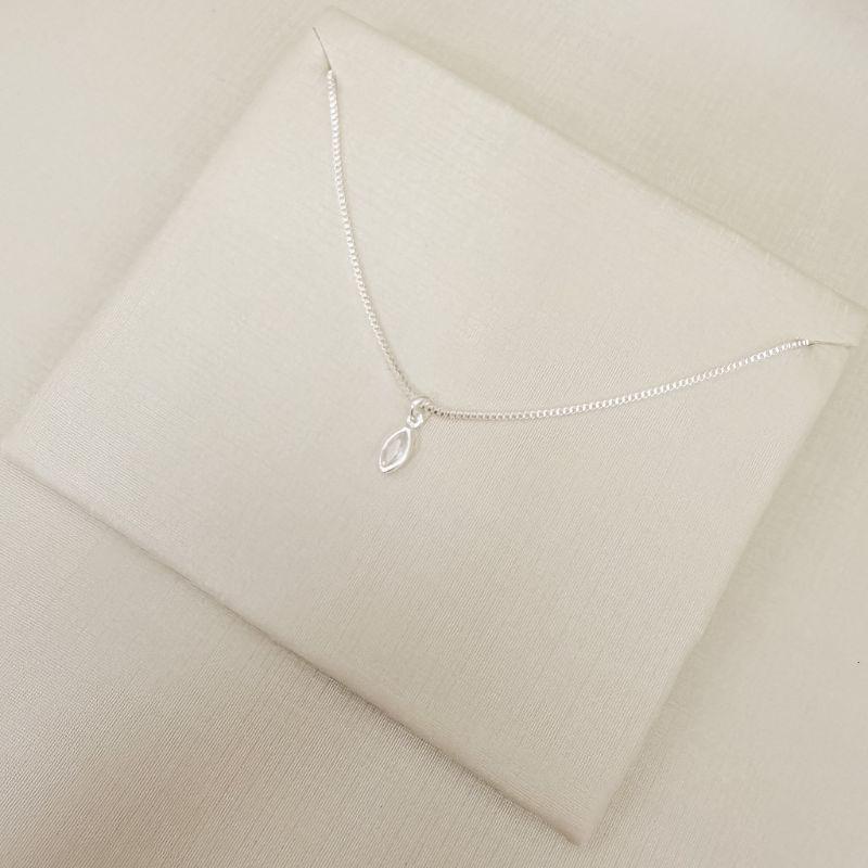 09.2239.1.S - (V2 - 45) Colar de veneziana com pingente ponto de luz navete em ingles