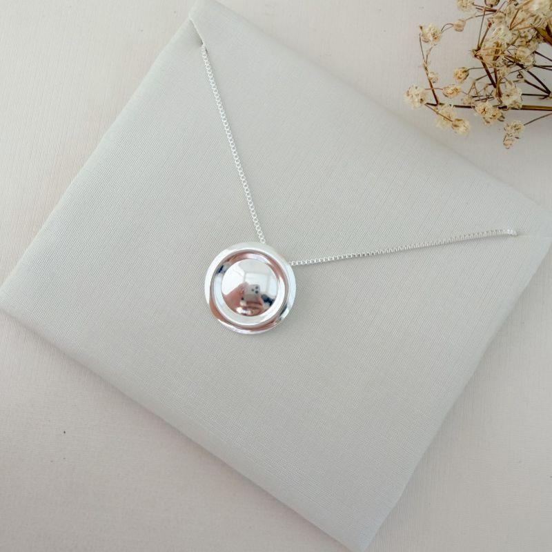 09.2407.0.S - (45) Colar de pingente em moeda de efeito botão em chapa lisa