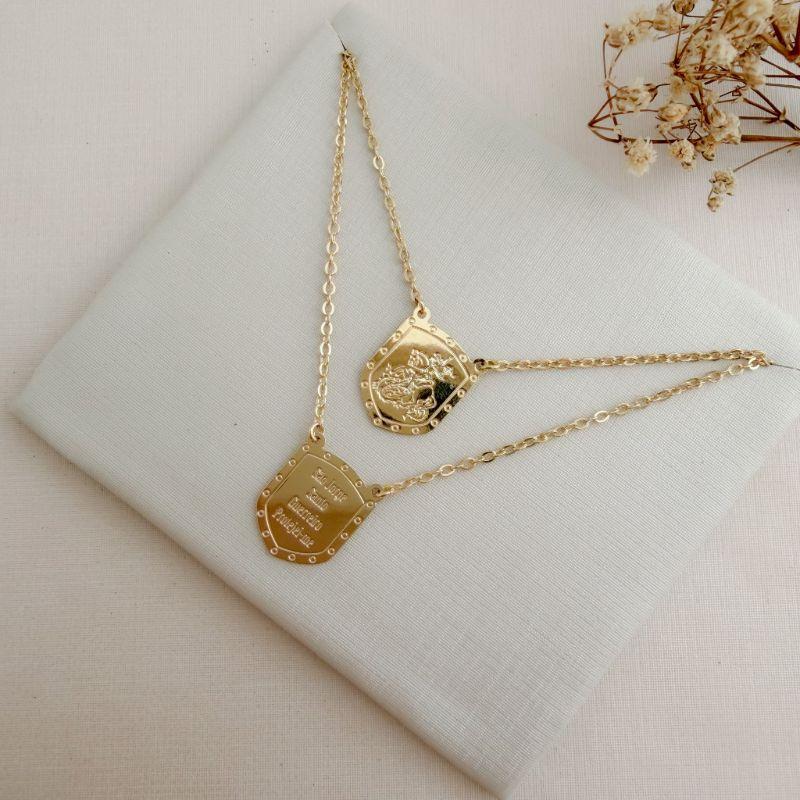 09.2418.0.O - (64) Escapulario de 16mm em corrente americana com imagem de São Jorge e escrita Santo Guerreiro