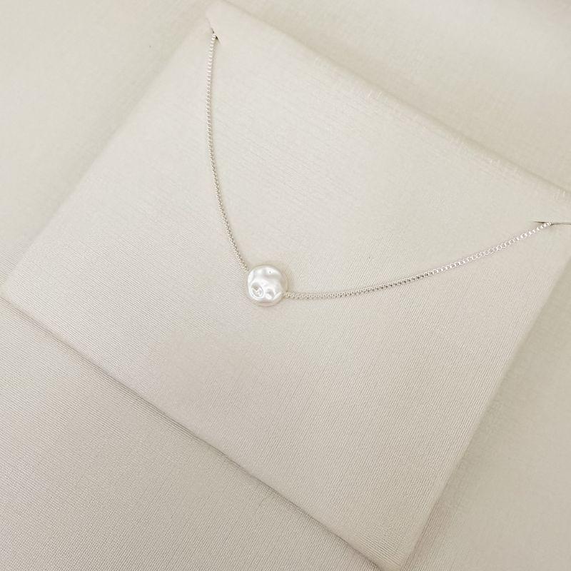 09.2468.15.S - (40) Colar veneziana com pingente passado de pérola em moeda