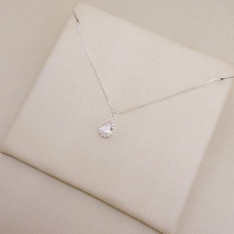 09.2496.1.S - (45) COlar de veneziana com pingente gota com spikes em borda