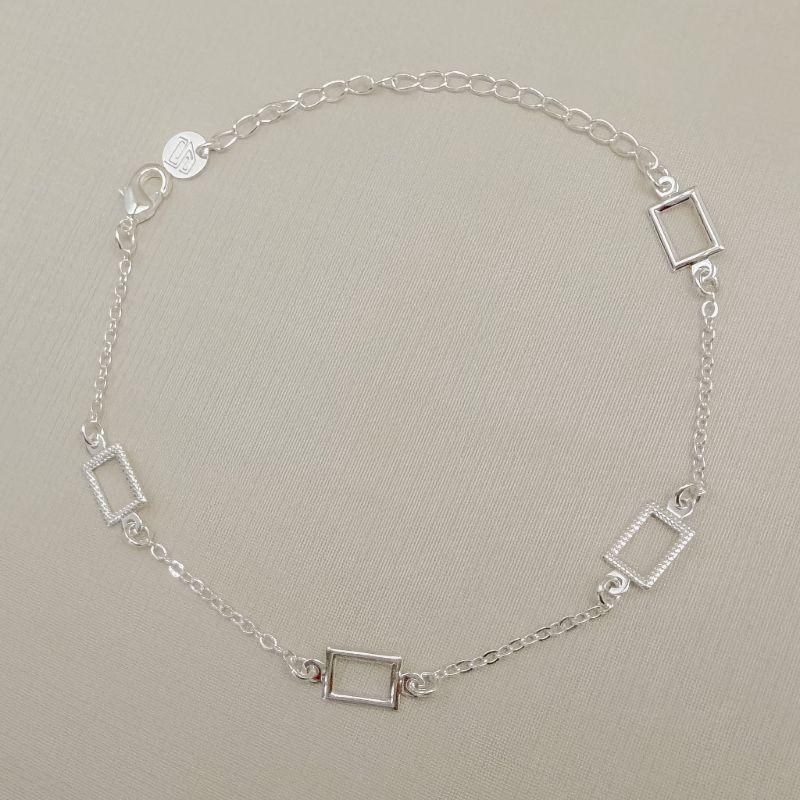 12.2328.0.S - Pulseira de elos americanos com silhuetas retangulares lisos espaçados