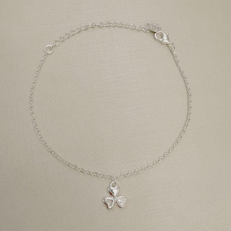 12.2330.1.S - Pulseira de elos americanos com pingente de trevo com cada pétala diferenciada